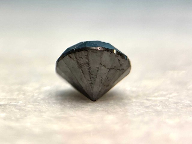 Diamant 3.75 carat briljant geslepen zwarte diamant - afbeelding 4 van  4