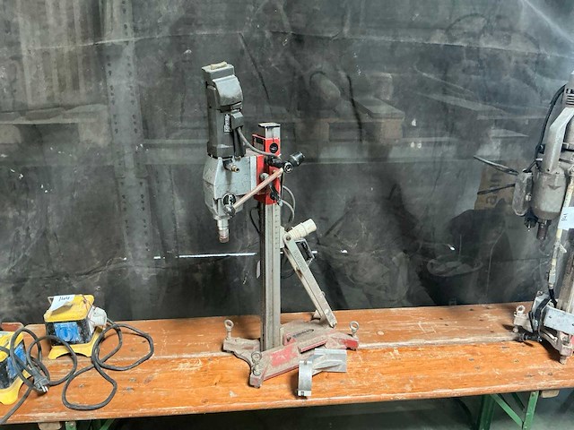 Diamant 6 diamantboormachine op statief - afbeelding 1 van  5
