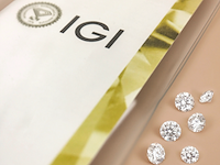 Diamant exclusive - 1.06ct (igi gecertificeerd), fancy vivid pink - afbeelding 3 van  5