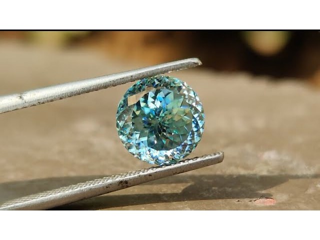 Diamant | exclusive portuguese cut | 1.06ct ( igi gecertificeerd ), fancy vivid blue - afbeelding 2 van  4