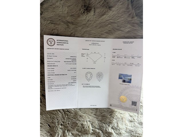 Diamant | fancy vivid pink | 2.02ct ( igi gecertificeerd ) - afbeelding 3 van  10