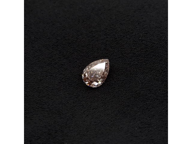 Diamant | fancy vivid pink | 2.02ct ( igi gecertificeerd ) - afbeelding 4 van  10