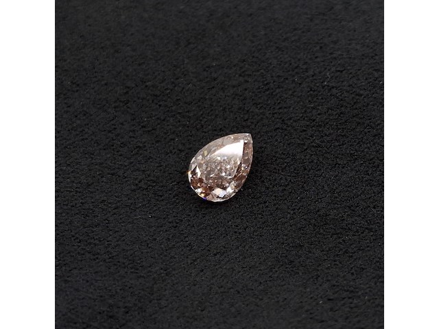 Diamant | fancy vivid pink | 2.02ct ( igi gecertificeerd ) - afbeelding 5 van  10
