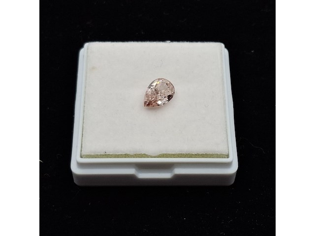 Diamant | fancy vivid pink | 2.02ct ( igi gecertificeerd ) - afbeelding 8 van  10