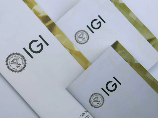 Diamant-smaragd vorm 2 cts - igi gecertificeerd e vs2 - afbeelding 4 van  4