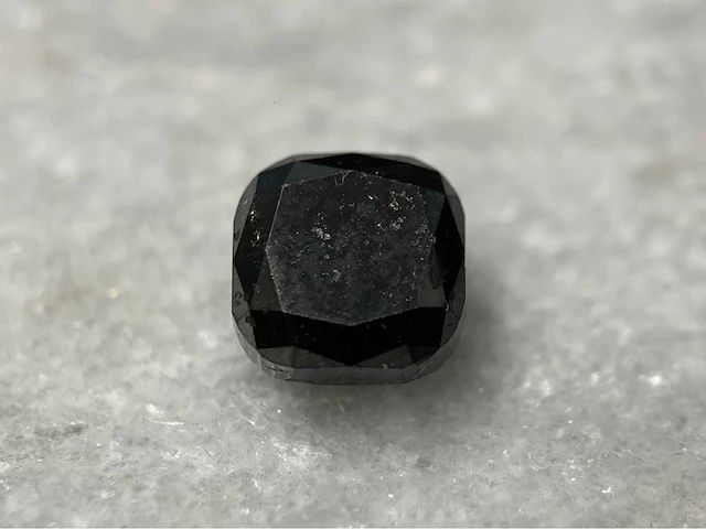 Diamant zwart 4.01 ct - afbeelding 1 van  5