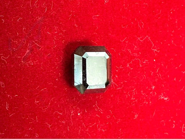 Diamant zwart smaragd vorm 3.44 ct - afbeelding 1 van  4