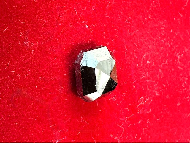 Diamant zwart smaragd vorm 3.44 ct - afbeelding 2 van  4
