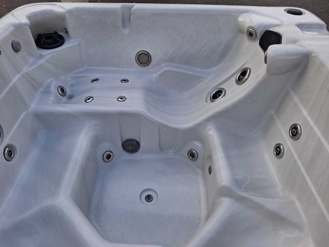 Diamante spa 6 persoons jacuzzi en buitenspa - afbeelding 2 van  30
