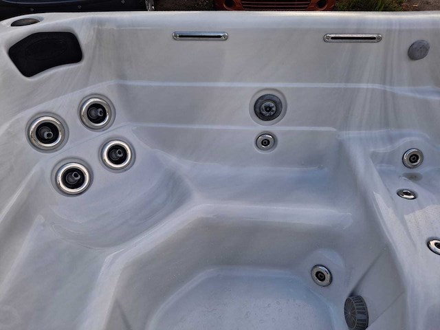 Diamante spa 6 persoons jacuzzi en buitenspa - afbeelding 13 van  30
