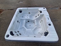 Diamante spa 6 persoons jacuzzi en buitenspa - afbeelding 12 van  30