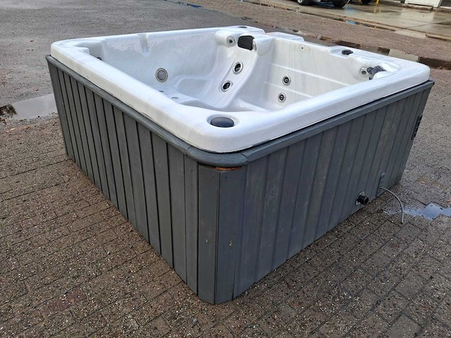 Diamante spa 6 persoons jacuzzi en buitenspa - afbeelding 20 van  30