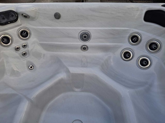 Diamante spa 6 persoons jacuzzi en buitenspa - afbeelding 19 van  30