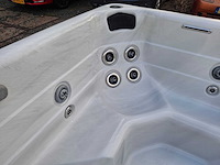 Diamante spa 6 persoons jacuzzi en buitenspa - afbeelding 23 van  30