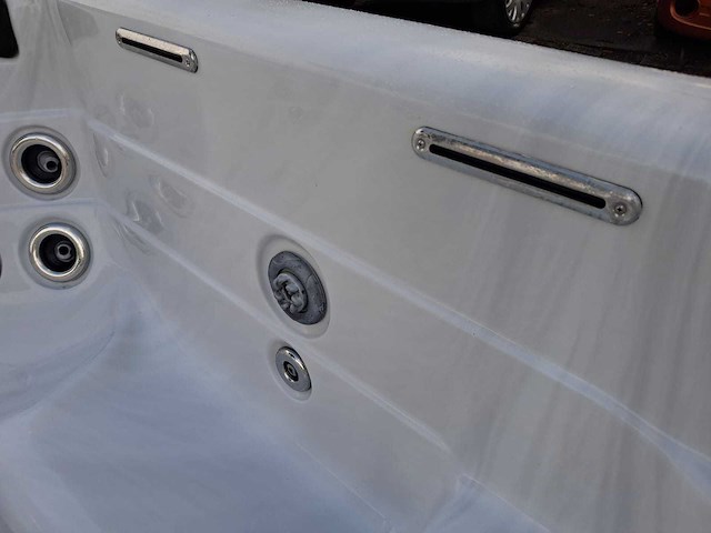 Diamante spa 6 persoons jacuzzi en buitenspa - afbeelding 6 van  30