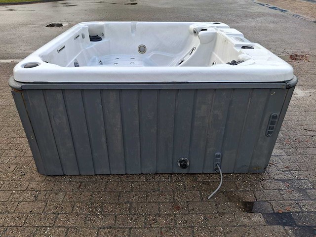 Diamante spa 6 persoons jacuzzi en buitenspa - afbeelding 22 van  30