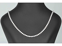 Diamanten tennis collier met 107 briljant geslepen diamanten