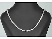 Diamanten tennis collier met 107 briljant geslepen diamanten