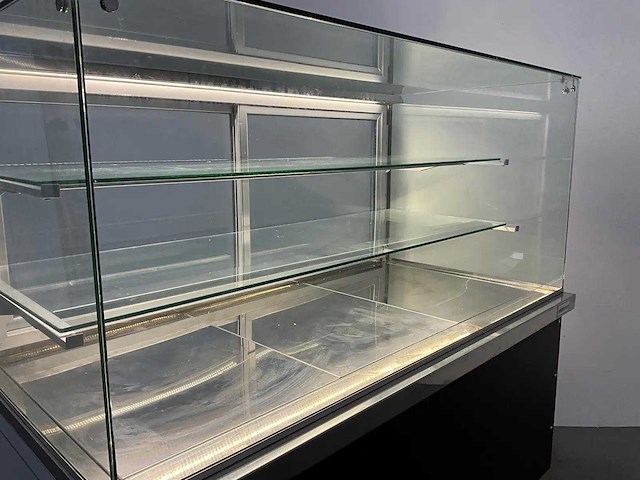 Diamond - dc-150-n-sk-sw - 2023 - presentatievitrine met verlichting (2024) - afbeelding 2 van  3