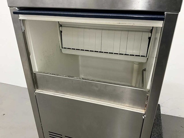 Diamond - ice 25a - ijsblokjesmachine - afbeelding 4 van  4