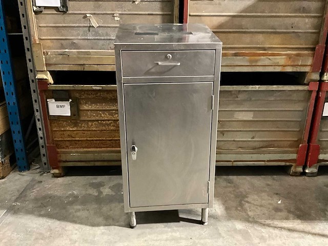 Dibo cleaning systems roestvrijstalen kast met één deur en lade - afbeelding 2 van  5