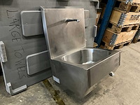 Dibo cleaning systems roestvrijstalen kniebediende wasbak - afbeelding 1 van  5