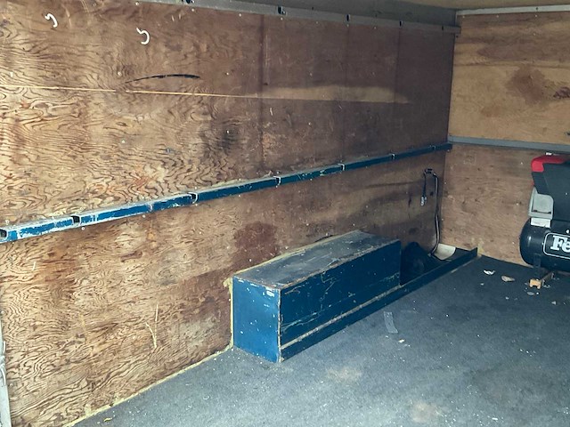 Dichte aanhangwagen - afbeelding 7 van  17