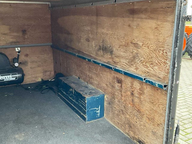 Dichte aanhangwagen - afbeelding 8 van  17