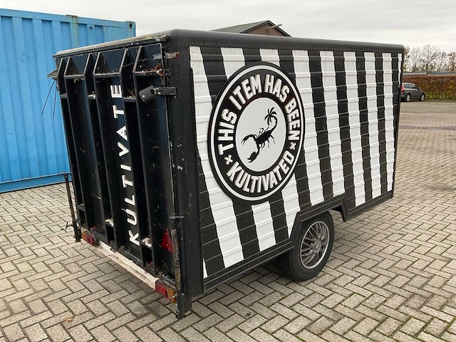 Dichte aanhangwagen - afbeelding 11 van  17