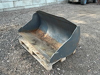 Dichte bak 1350mm voorzetapparatuur - afbeelding 1 van  9