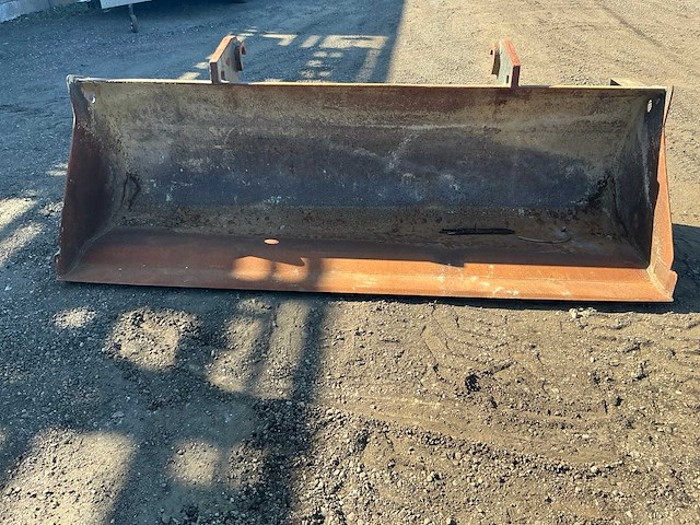 Dichte bak 2450mm passend dieci voorzetapparatuur - afbeelding 2 van  2