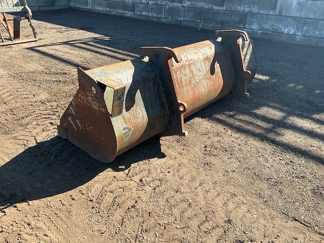 Dichte bak 2450mm passend dieci voorzetapparatuur - afbeelding 5 van  11