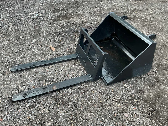 Dichte bak 770mm en lepelbord 550mm ongebruikt voorzetapparatuur - afbeelding 1 van  13
