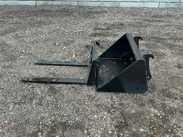 Dichte bak 770mm en lepelbord 550mm ongebruikt voorzetapparatuur - afbeelding 6 van  13