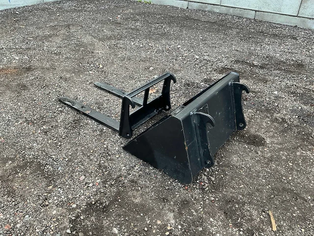 Dichte bak 770mm en lepelbord 550mm ongebruikt voorzetapparatuur - afbeelding 7 van  13