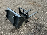 Dichte bak 770mm en lepelbord 550mm ongebruikt voorzetapparatuur - afbeelding 9 van  13