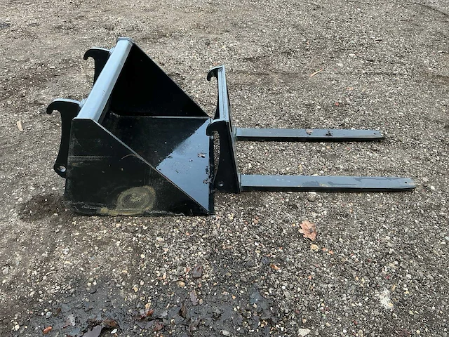 Dichte bak 770mm en lepelbord 550mm ongebruikt voorzetapparatuur - afbeelding 10 van  13