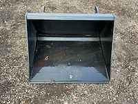 Dichte bak 770mm en lepelbord 550mm ongebruikt voorzetapparatuur