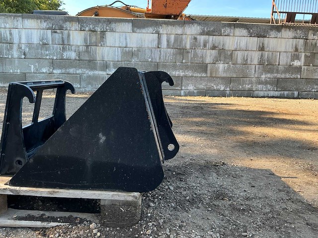 Dichte bak 770mm + lepel bord 545mm graafbak - afbeelding 3 van  13