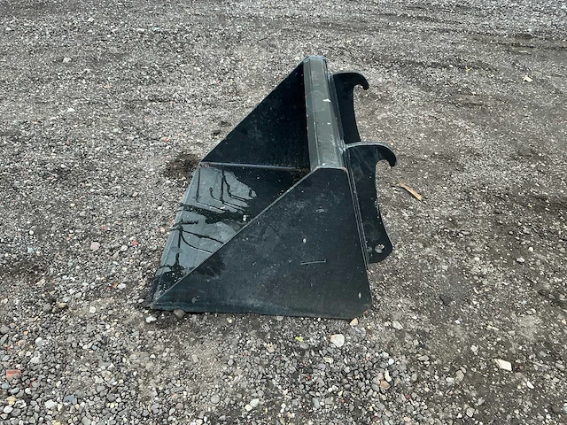 Dichte bak 770mm ongebruikt voorzetapparatuur - afbeelding 2 van  9