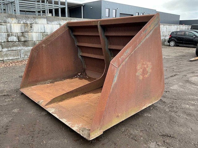 Dichte volume bak merlo 2520mm - voorzetapparatuur - afbeelding 1 van  10