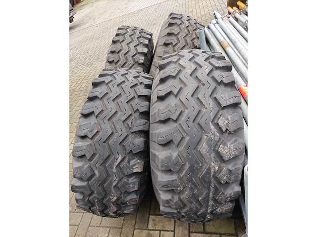 Dick cepec - mud country - 44/18,5r16,5 monster banden op verbrede velg - afbeelding 2 van  9