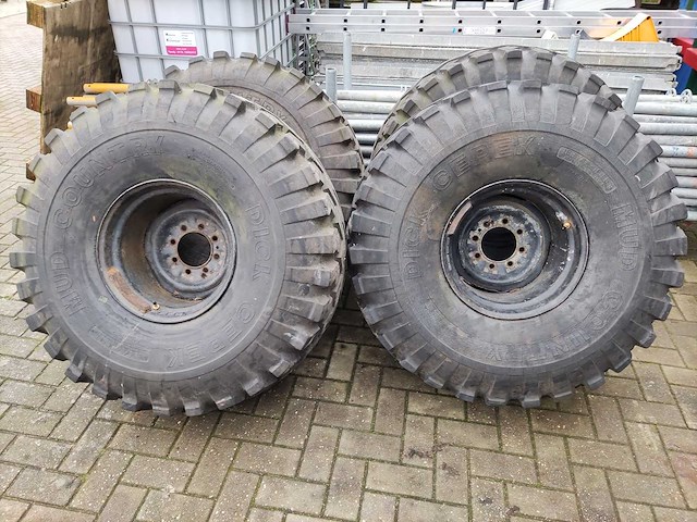 Dick cepec - mud country - 44/18,5r16,5 monster banden op verbrede velg - afbeelding 1 van  7