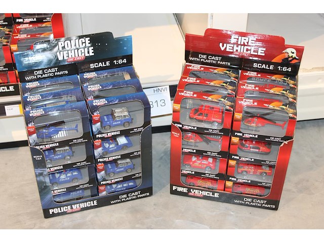 Die cast brandweer en politiewagens in diverse uitvoeringen, circa 48 stuks. - afbeelding 1 van  4