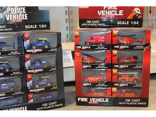 Die cast brandweer en politiewagens in diverse uitvoeringen, circa 48 stuks. - afbeelding 3 van  4