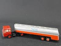 Die-cast lion car daf vrachtwagen met tankoplegger - afbeelding 2 van  6