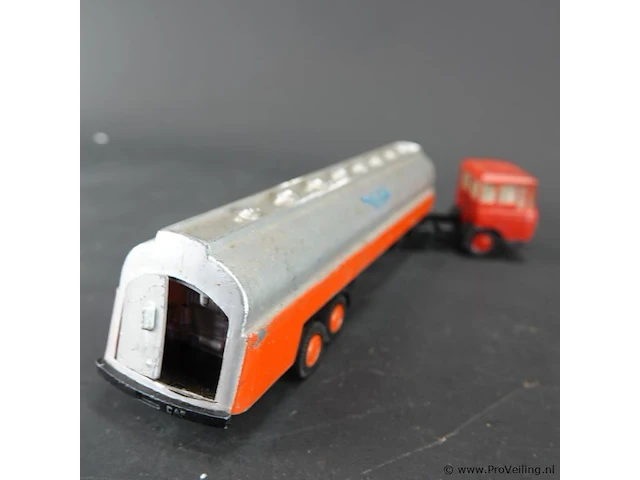 Die-cast lion car daf vrachtwagen met tankoplegger - afbeelding 3 van  6