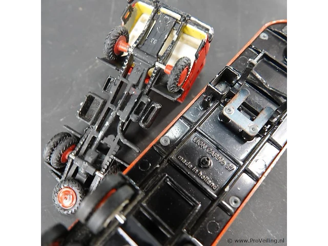 Die-cast lion car daf vrachtwagen met tankoplegger - afbeelding 6 van  6