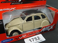 Die-cast schaalmodel citroën 2cv - afbeelding 1 van  5
