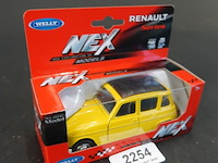 Die-cast schaalmodel renault 4 - afbeelding 1 van  5